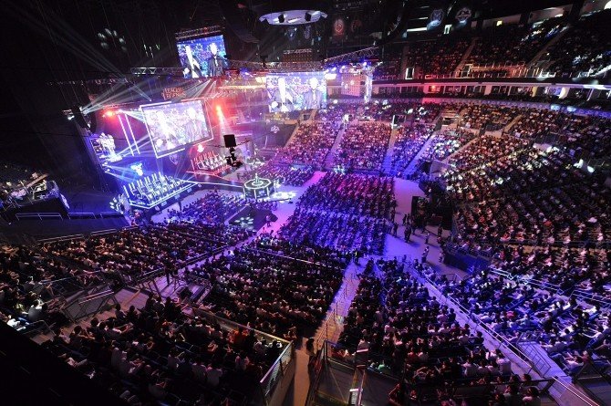 League Of Legends Türkiye Büyük Finali’ne 10 Bin Kişi Katıldı