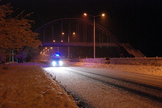 Karadeniz Sahil Yolu Beyaza Büründü