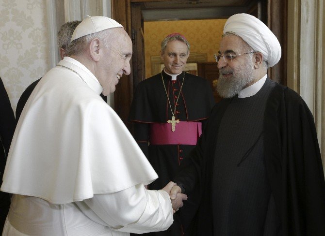 İran Cumhurbaşkanı Ruhani Papa İle Görüştü