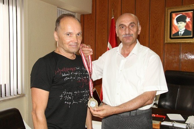 Rus Karateciden Bayar’a Ziyaret