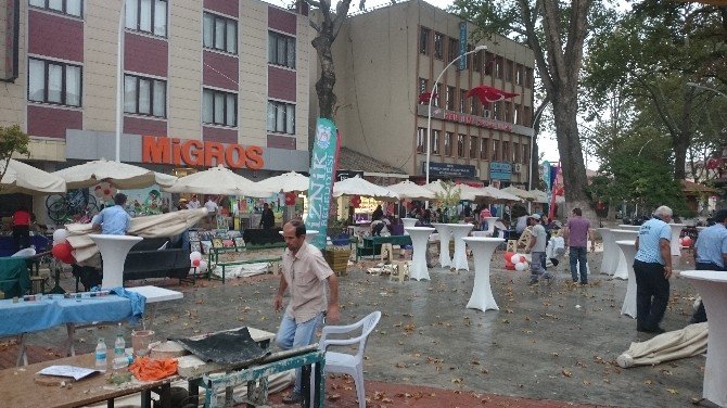 Çini Fetivaline Fırtına Engeli