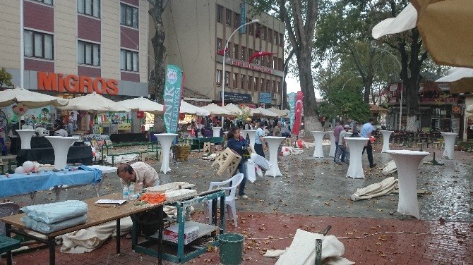 Çini Fetivaline Fırtına Engeli