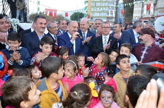 Sağlık Bakanı Müezzinoğlu Zeytin Festivalinde