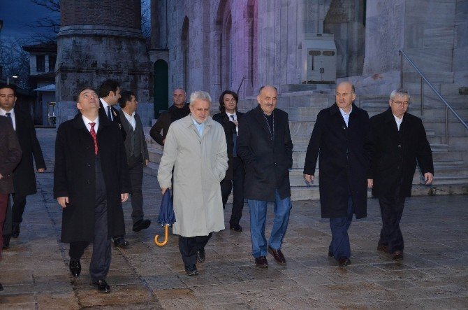 Müezzinoğlu Sabah Namazından Sonra Vatandaşlarla Çorba İçti