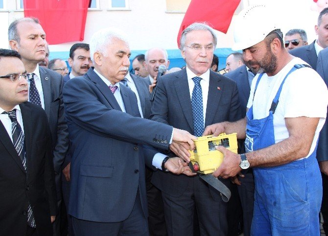 Ak Partili Şahin Baba Ocağı Ovacık’ta Okul Temeli Attı