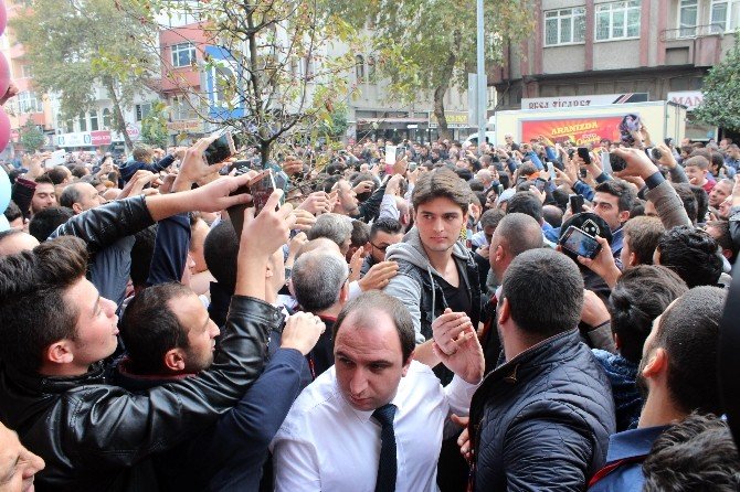 Okay Yokuşlu Sakarya’da Ts Club’ın Açılışına Katıldı