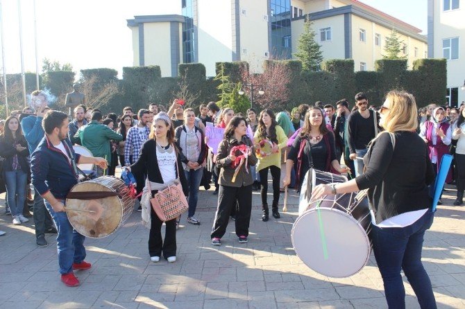 Sakarya Üniversitesinde İki Ayrı Formasyon Eylemi