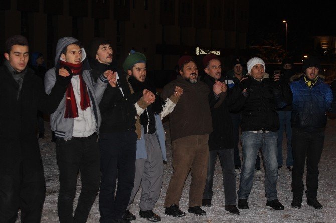 Yeni Yıla Zikir Çekerek Girdiler