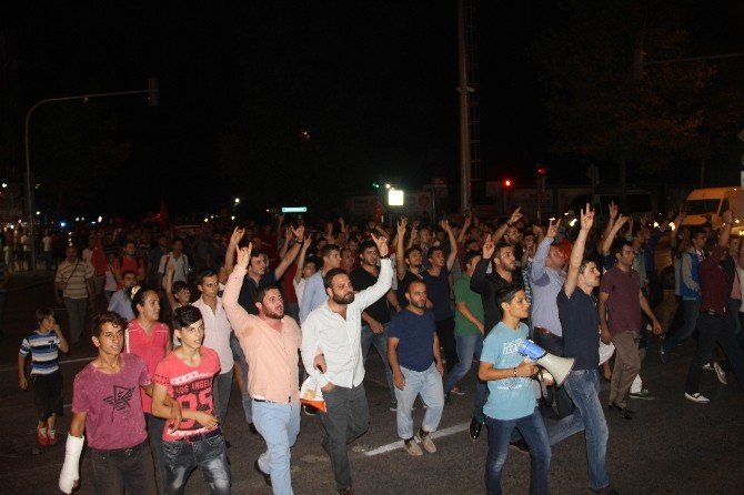 Sakarya’da Teröre Tepki Yürüyüşü Sonrası Gerginlik