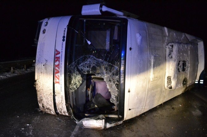 Yolcu Midibüsü Devrildi: 10 Yaralı