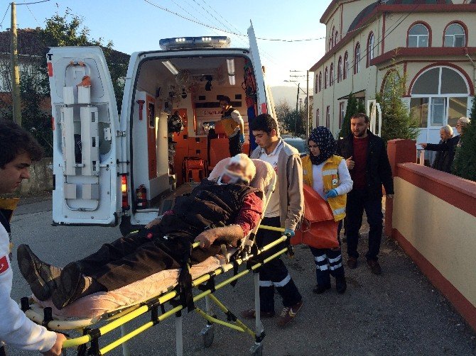 Hatalı Sollama Kaza Getirdi: 4 Yaralı