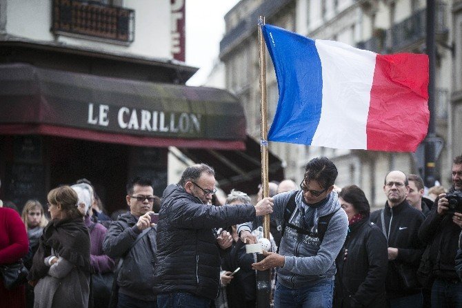 Avrupa, Paris İçin Saygı Duruşunda