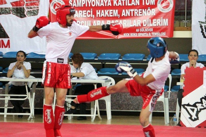 Isparta’da Kıck Boks Şöleni
