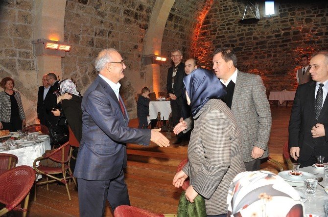 Tarihi Han’da Pazar Buluşması