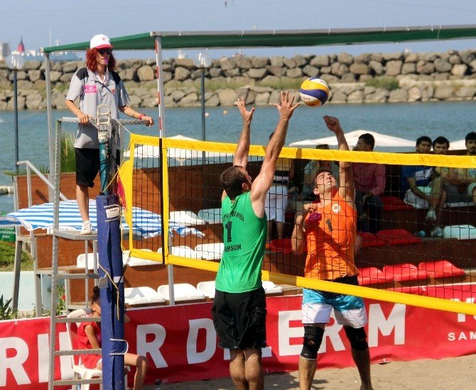 Büyükşehir’den Voleybol Şenliği