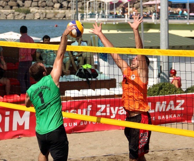 Büyükşehir’den Voleybol Şenliği