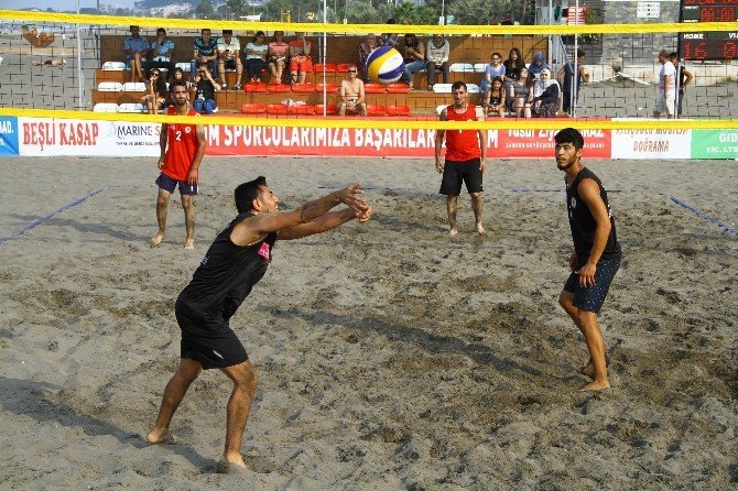 Samsun’da Plaj Voleybol Turnuvası Başladı