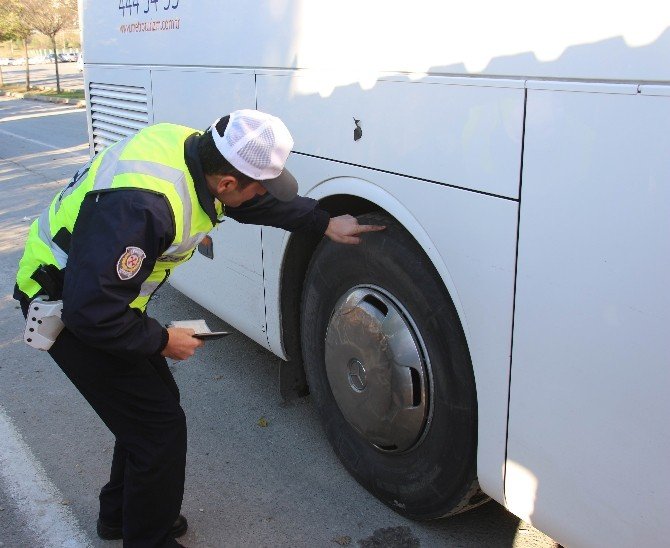 Polisten “Kar Lastiği” Uygulaması