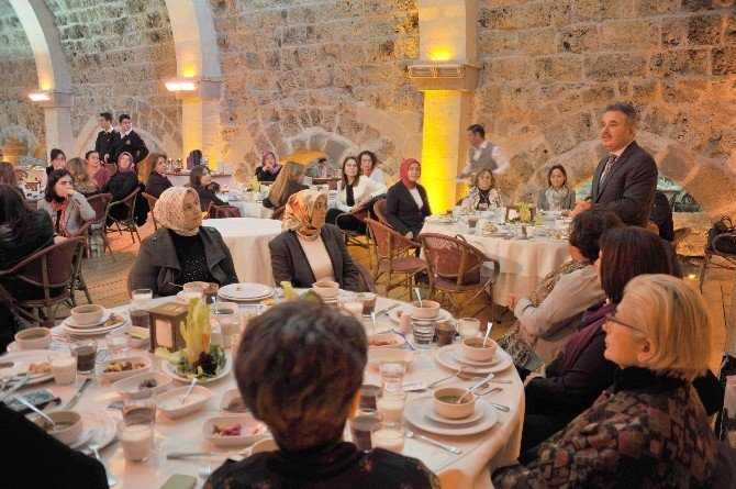 Bayan Okul Yöneticileri, Çakallı Han’da Buluştu