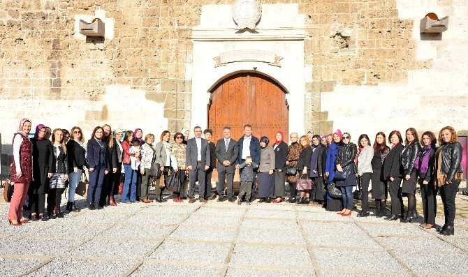 Bayan Okul Yöneticileri, Çakallı Han’da Buluştu