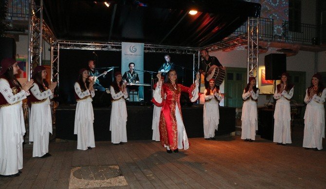 Samsunlu Folklorculara Macaristan’da Büyük İlgi