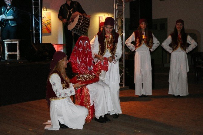 Samsunlu Folklorculara Macaristan’da Büyük İlgi
