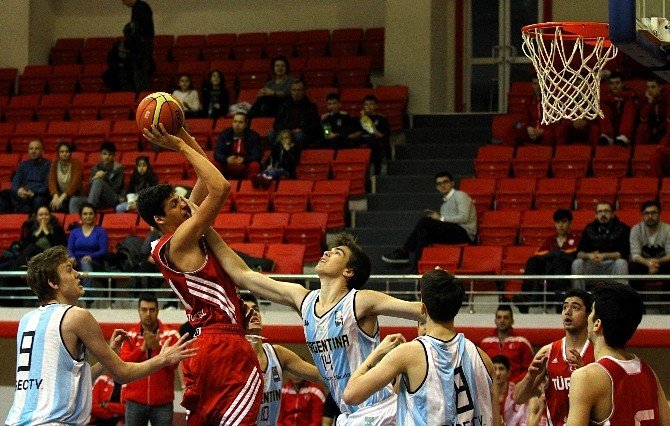 Uluslararası Yıldız Erkekler Basketbol Turnuvası