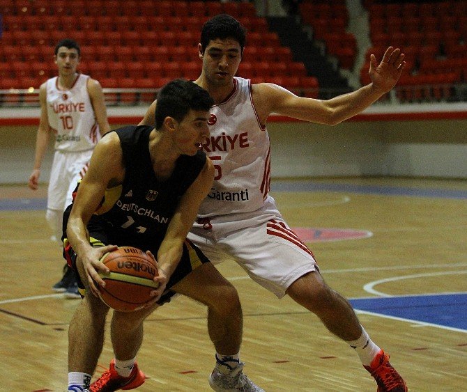 Uluslararası Yıldız Erkekler Basketbol Turnuvası