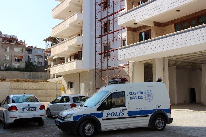 Ev Almak İçin Daire Bakan Çiftin Çocukları Pencereden Düştü