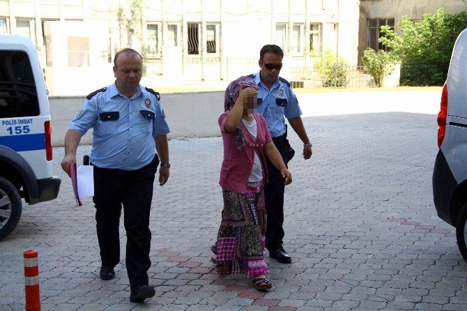 Hırsızlık Zanlısı 2 Kadın Yakalandı
