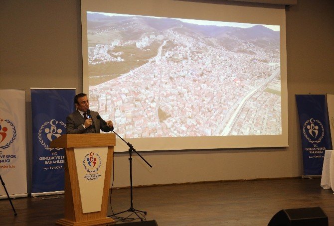 Başkan Genç Gençlere Yeni Bin Yılı Anlattı