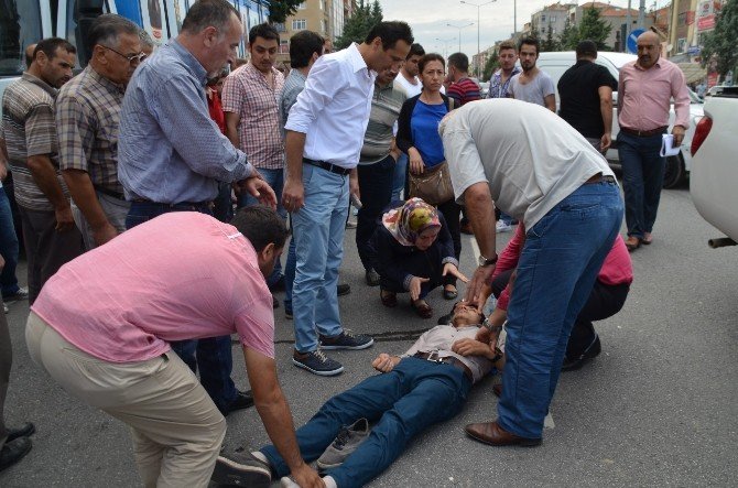 Kamyonet Bisiklete Çarptı: 2 Yaralı