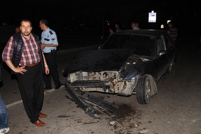 Düğünden Çıkıp Evlerine Giden Gelin-damat Kazada Yaralandılar