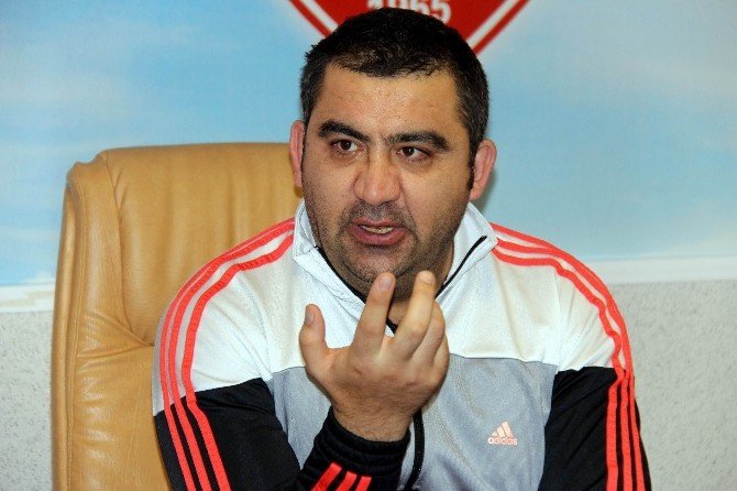 Ümit Özat Hakemlere Ateş Püskürdü