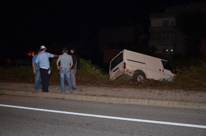 Direksiyonda Uyuyan Sürücü Karşı Şeride Geçti: 1 Yaralı