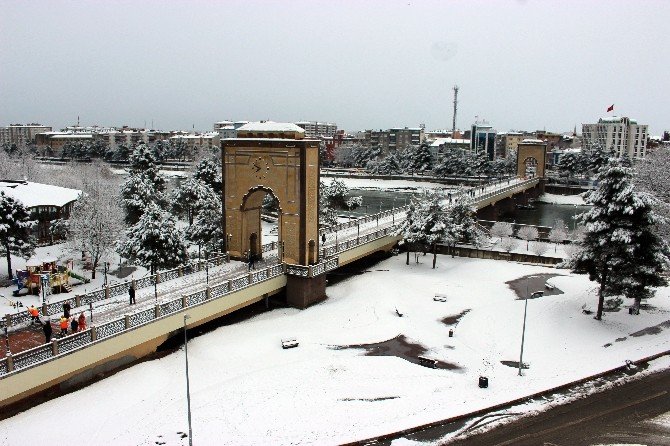 Çarşamba Beyaz’a Büründü