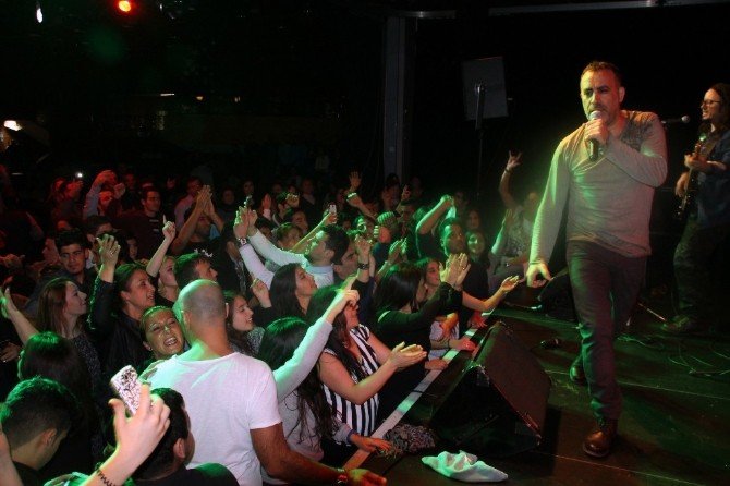 Haluk Levent’ten Anlamlı Konser