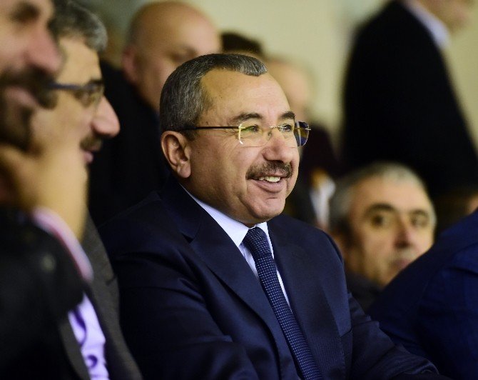 Güreşte Şampiyon Sancaktepe Belediyespor