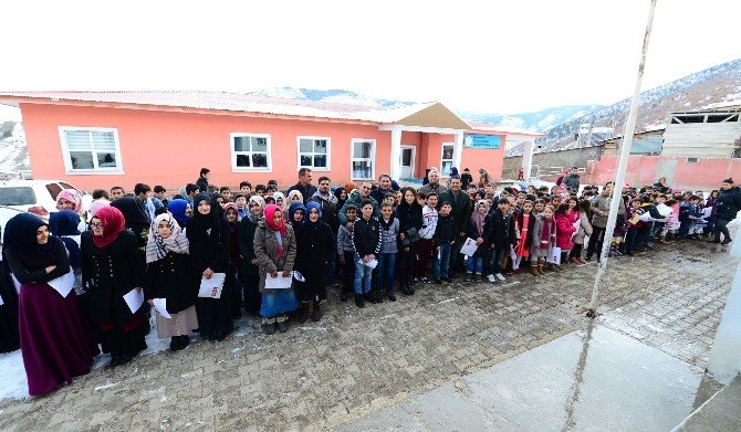 Güsad’dan Başarılı Öğrencilere Karne Hediyesi