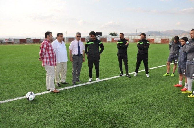 Kaymakam Arıcan Sandıklıspor Teknik Heyeti Ve Futbolcuları Ziyaret Etti