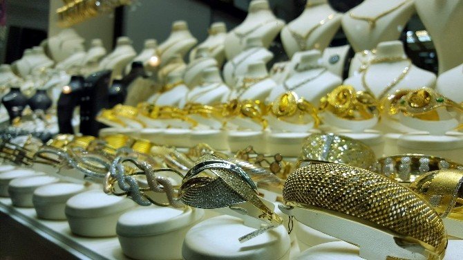 Sandıktan İstikrar Çıkması Altın Fiyatlarını Düşürdü