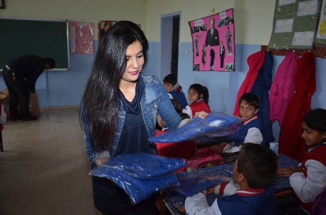Hayırsever İş Adamından 690 Öğrenciye Kıyafet Ve Ayakkabı Yardımı