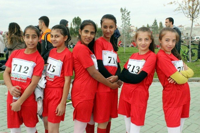 Eskişehir’de Cumhuriyet Kupası Atletizm Kros Müsabakaları