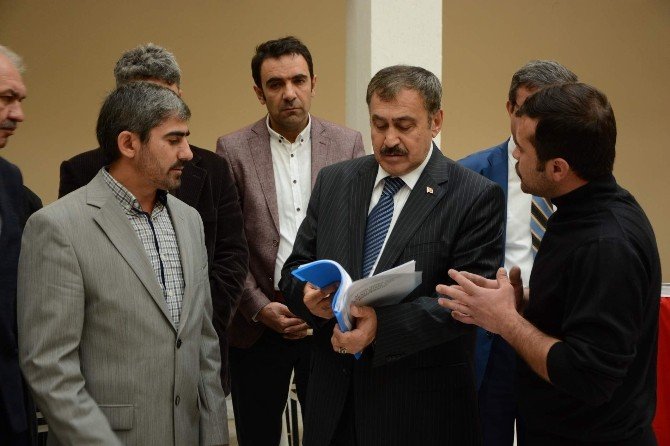 Bakan Eroğlu’ndan “Bol Kepçe” Aşure
