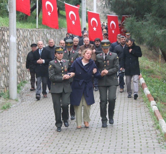 Şehit Annesinin Yürek Burkan Feryadı