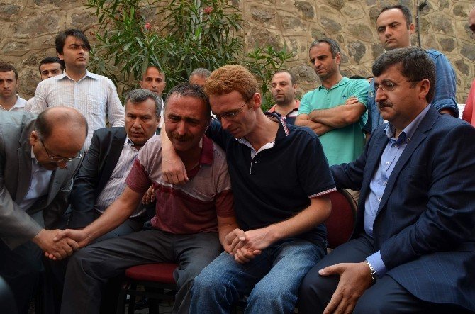 Trabzon’daki Şehit Evi Taziyeye Gelenlerin Akınına Uğradı