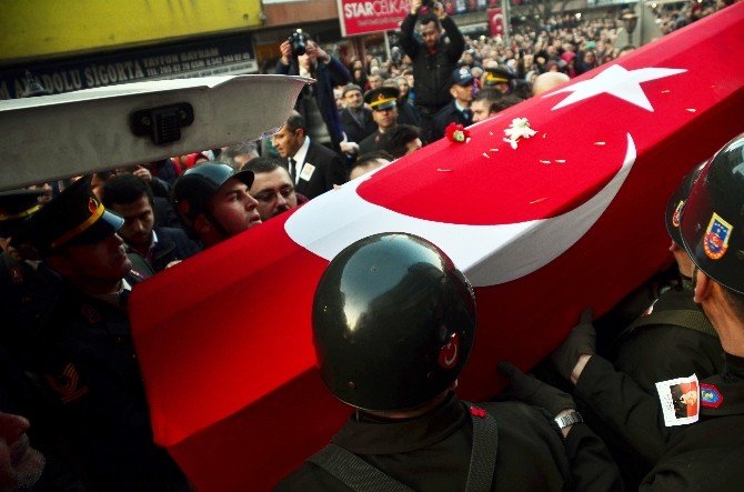 Zonguldak Şehidine Ağlıyor