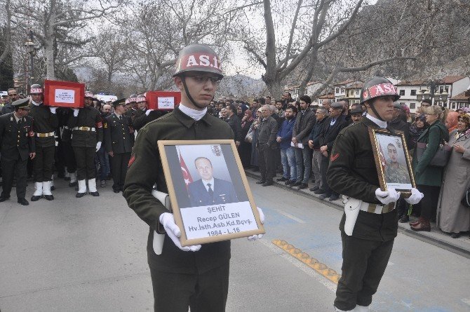 Amasyalı Şehitleri 10 Bin Kişi Uğurladı