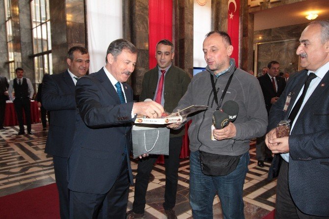 Manisalı Vekilden Mesir Macunlu Tanıtım