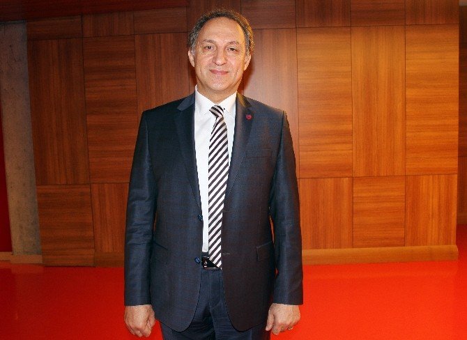 Prof. Dr. Erhun Eyüboğlu: ‘’Hedefimiz Evrensel Boyutlarda Hekim Yetiştirmek’’